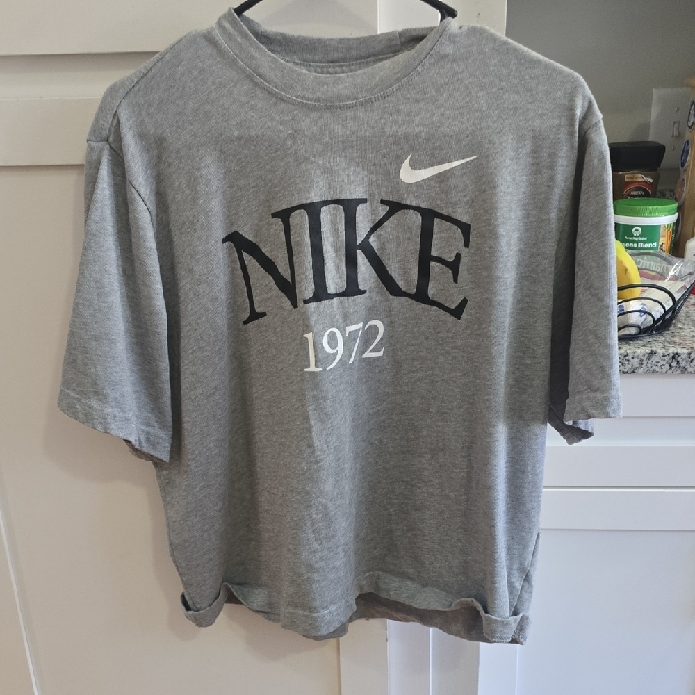 Nike Womens Gray T-Shirt Set with Logo